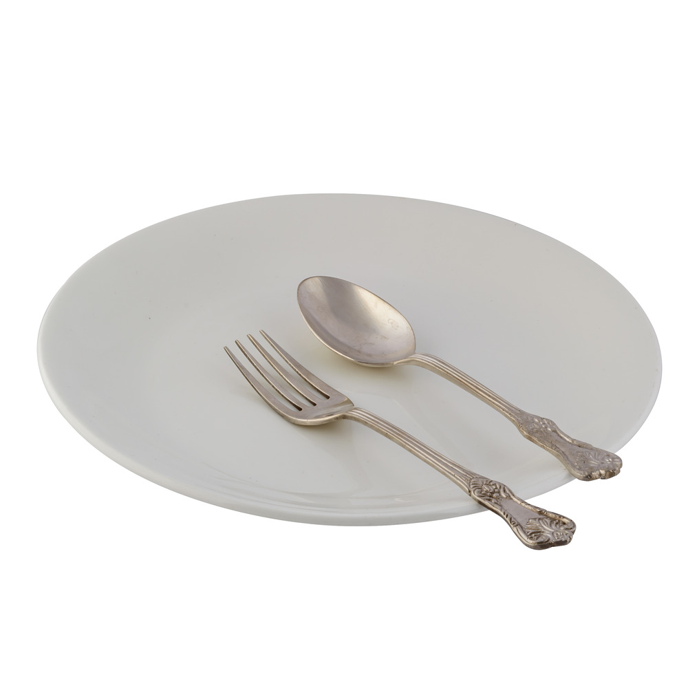 BC Nashta Plate 9-inch with Silver Cutlery set